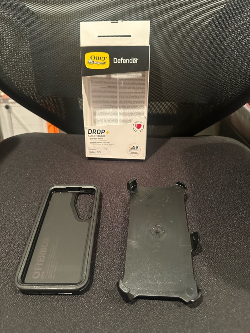 OtterBox Defender Series Case for Galaxy S25 with Clip - Black